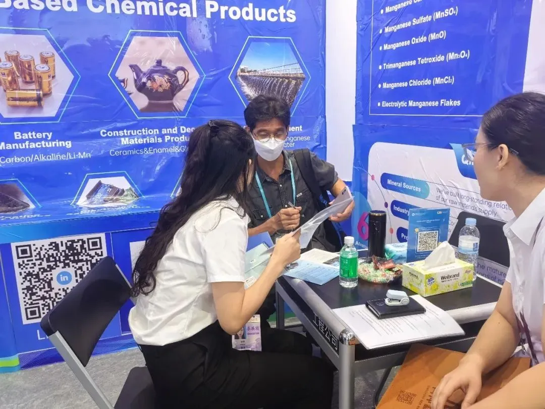 QingChong présente une gamme complète de produits chimiques à base de manganèse à la Foire de Canton